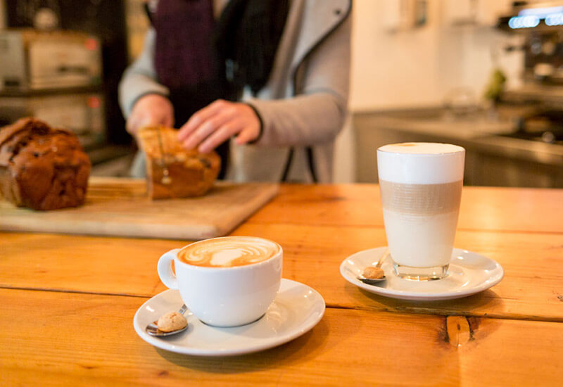 Lecker Kuchen und Kaffee-Spezialitäten