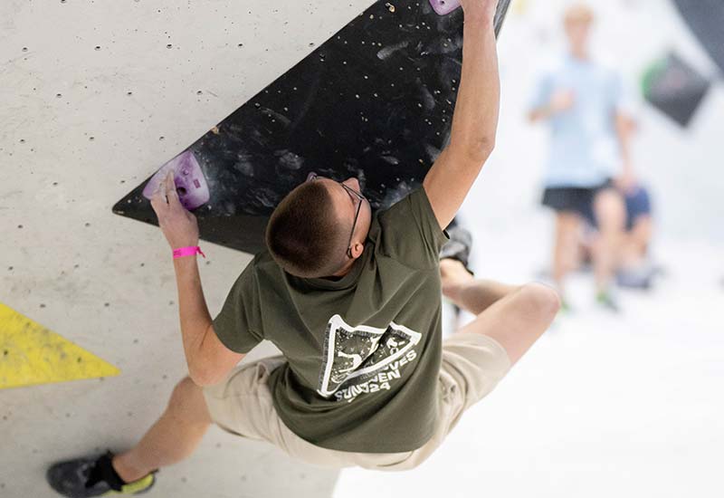 Über 140 Boulderrouten warten auf dich